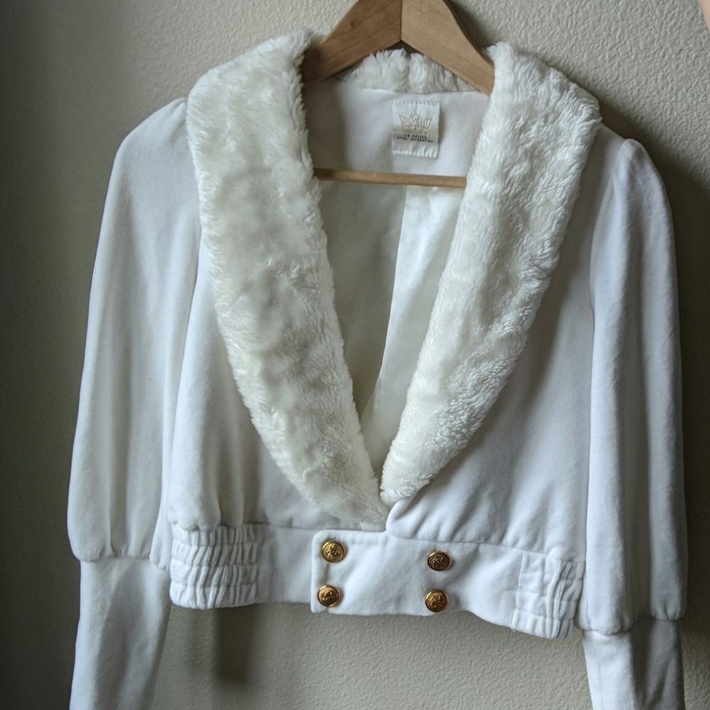 Faux fur vintage collar princess style crop jacket